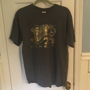 *NWOT* Women’s Dark Grey Venezia Italy Short Sleeve Tee